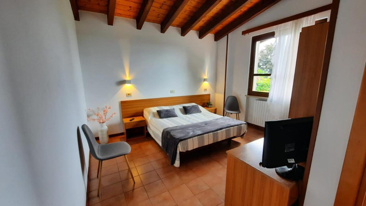 Elisa Holidays Puegnago sul Garda Exterior foto